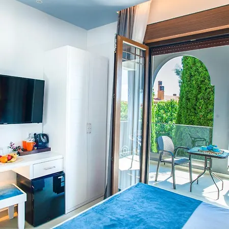 Acrotel Lily Ann Village Hotel 3*