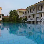 Acrotel Lily Ann Village نيكيتي