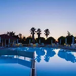 Acrotel Lily Ann Village فندق نيكيتي