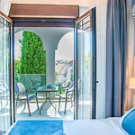 Acrotel Lily Ann Village فندق نيكيتي