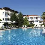 Acrotel Lily Ann Village מלון