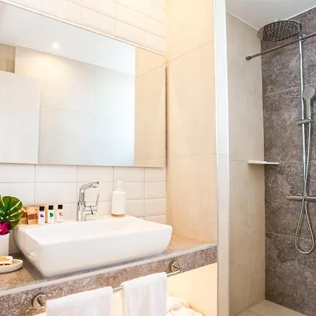 Acrotel Lily Ann Village 3* ニキティ