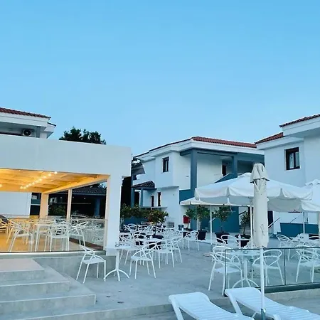 Acrotel Lily Ann Village فندق